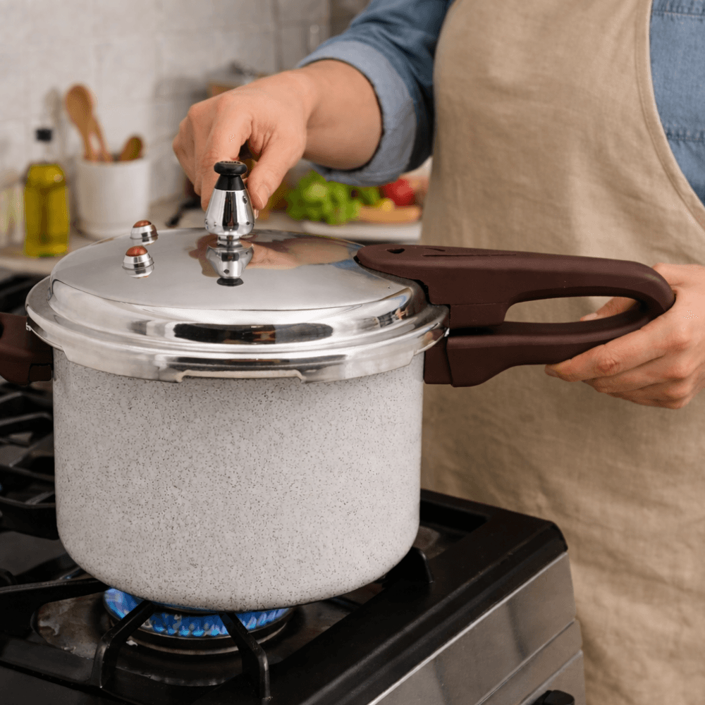 Panela de Pressão em Cerâmica Branca 4,2L Útil Bazar DCP003 | FastStore PDP